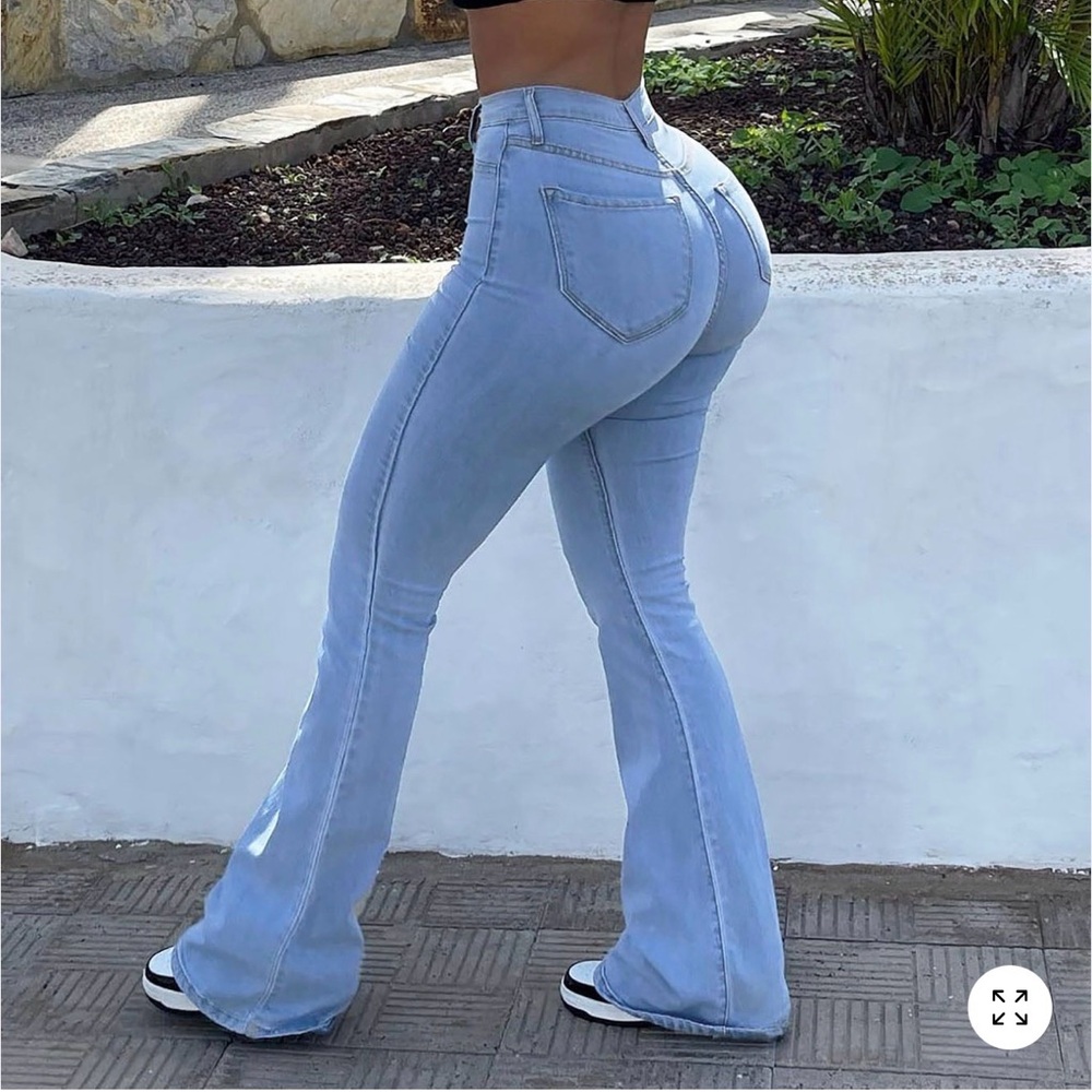 Fashion Nova Gemma High Rise Stretch Light Blue Flared Women Jeans sz 11